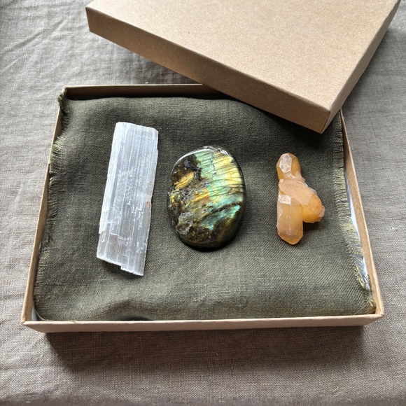 Crystal collection set of 3. Labradorite, orange quartz, selenite - Picture 1 of 7